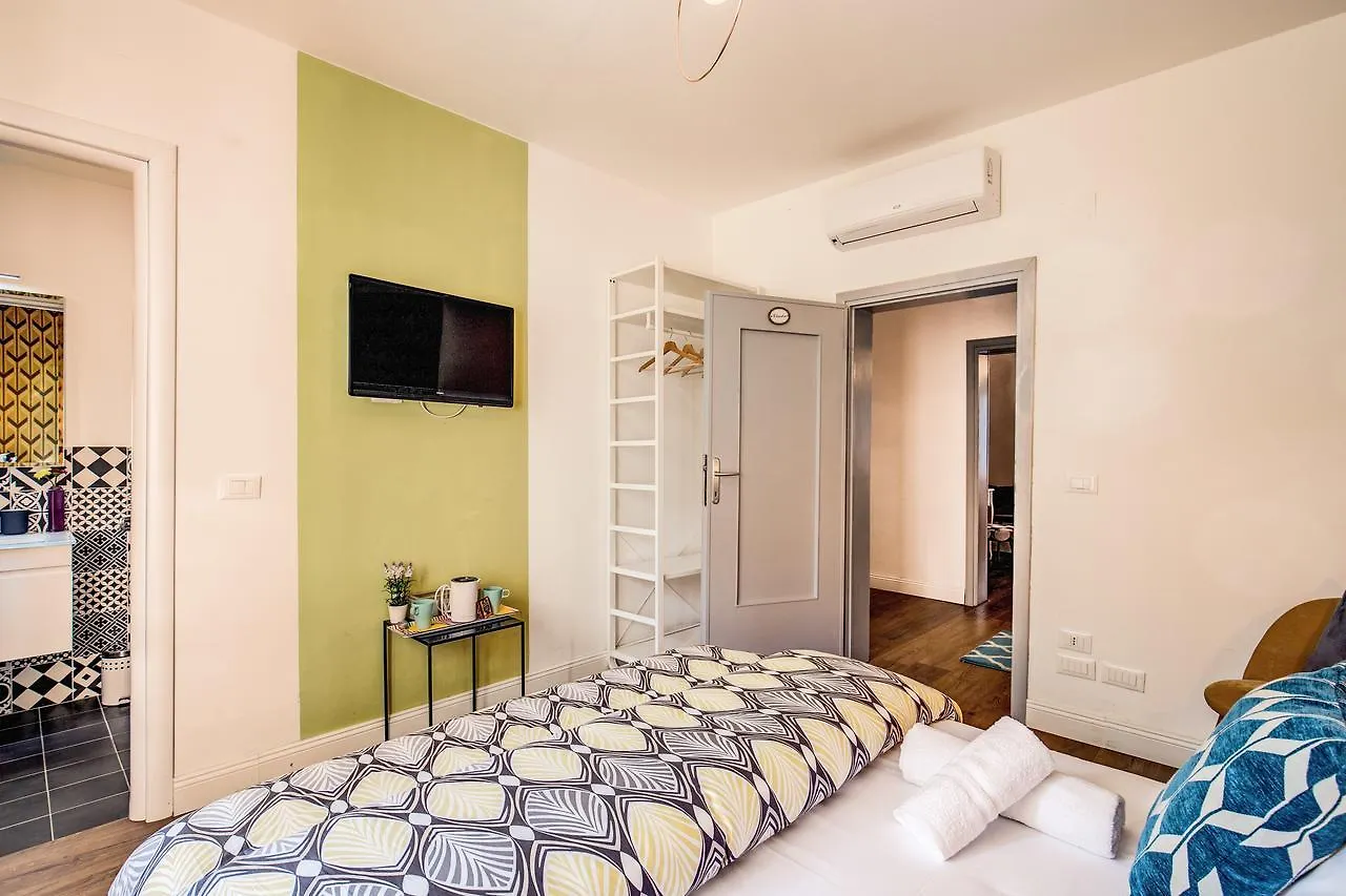 Aweshomeitaly - Vintage Rooms Pisa Italy